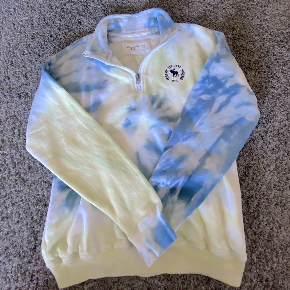 ABERCOMBIE ZIP UP SWEATER!!